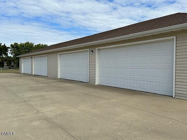 2nd image of 632 Bridgeport Dr Unit 1