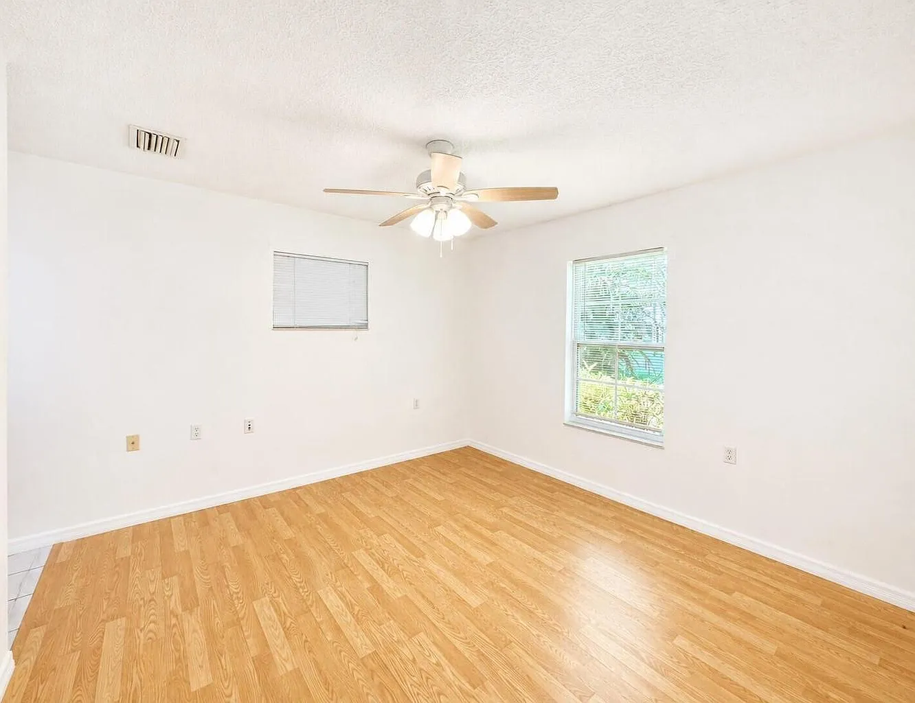 1 bed, 1.5 bath, 835 sqft, $1,450 — Photo 4