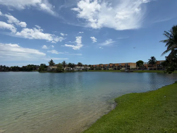 341 NW 109th Ave APT 10C, Miami, FL 33172