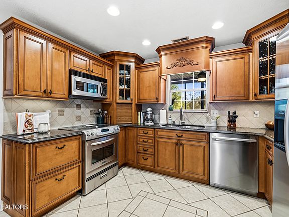 9th image of 7714 Washington Pike