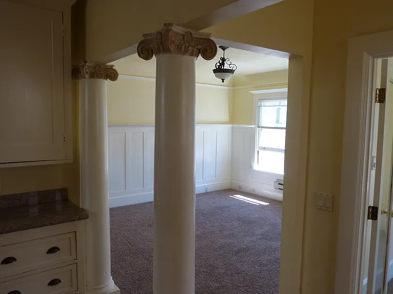 524 Georgia St #304 — Photo 16
