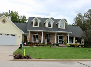 441 Fawnwood Ct, Wrightstown, WI 54180