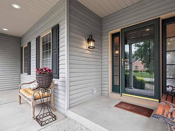 3rd image of 50676 Lakeside Dr