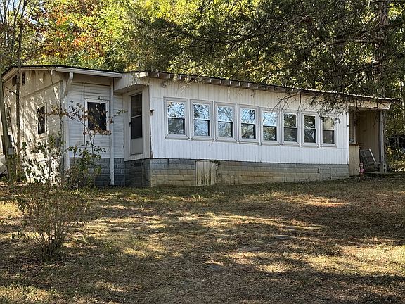3rd image of 290 Hudson Rd