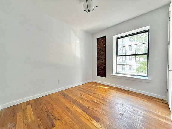 5th image of 707 Saint Johns Pl APT 3L