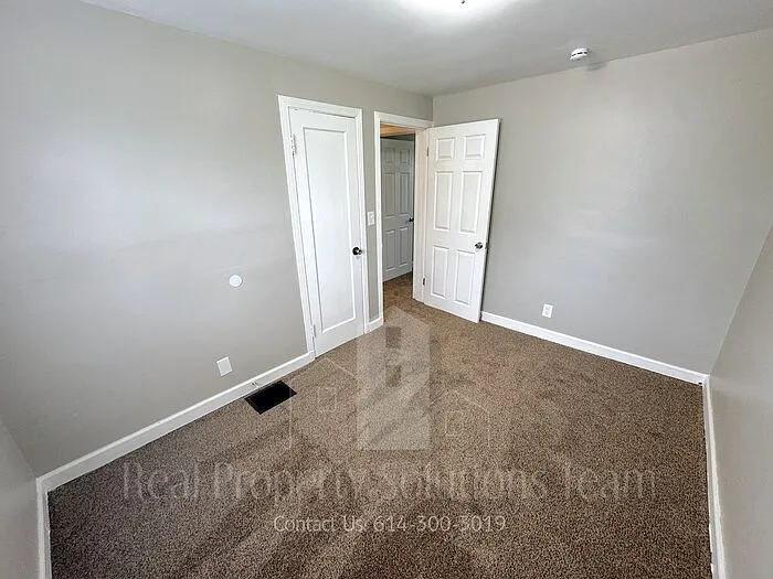 1079 S James Rd — Photo 14