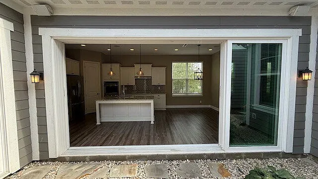 2 bed, 2.0 bath, 1648 sqft, $2,985 — Photo 4