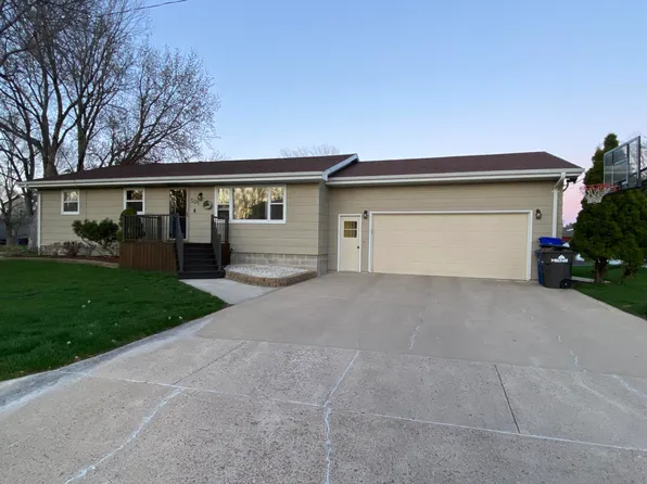 501 E 16th Ave, Mitchell, SD 57301