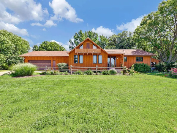 7430 N Meridian Rd, Newton, KS 67114