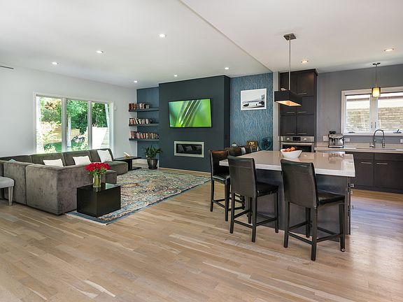 3rd image of 133 Lutomma Cres