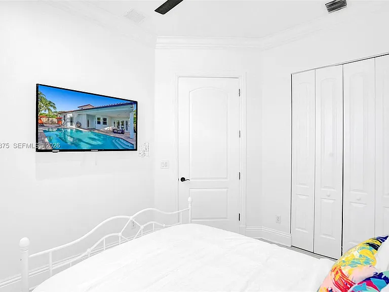 1207 SW 21st St — Photo 51