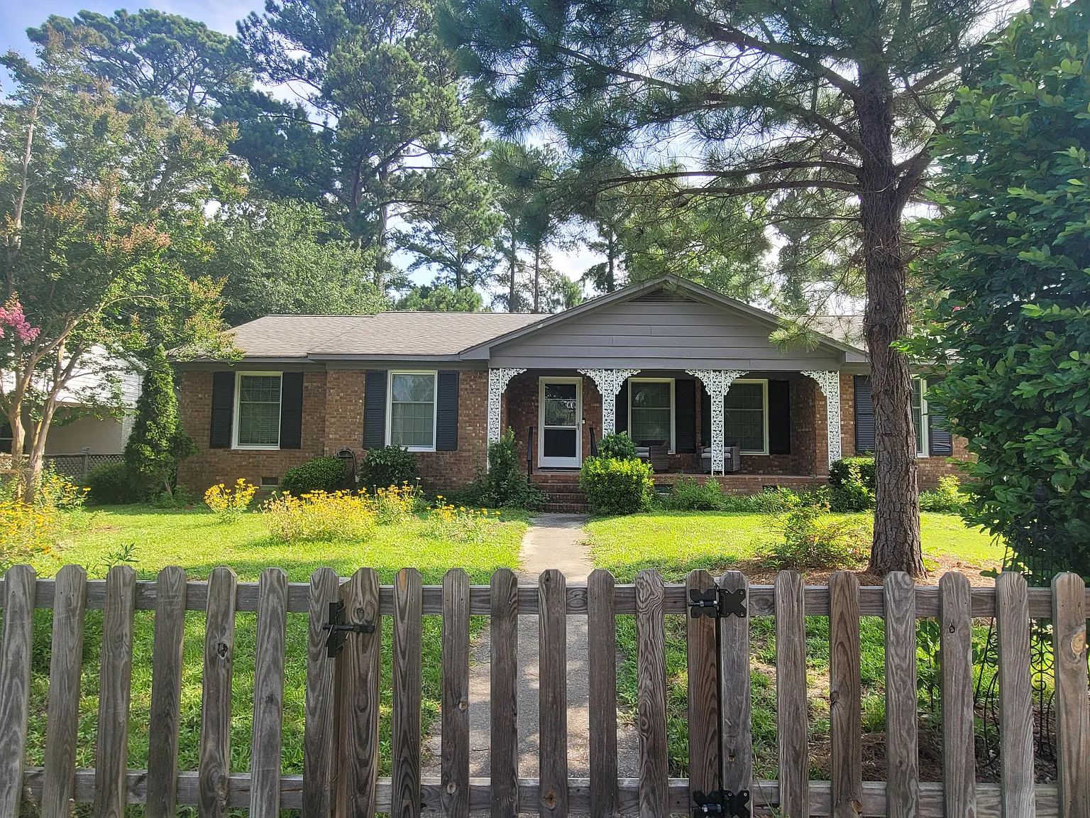 3 bed, 1893 sqft, $2,600 — Photo 1