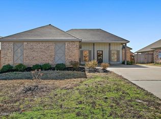 708 Sawgrass Lakes Dr, Brandon, MS 39042