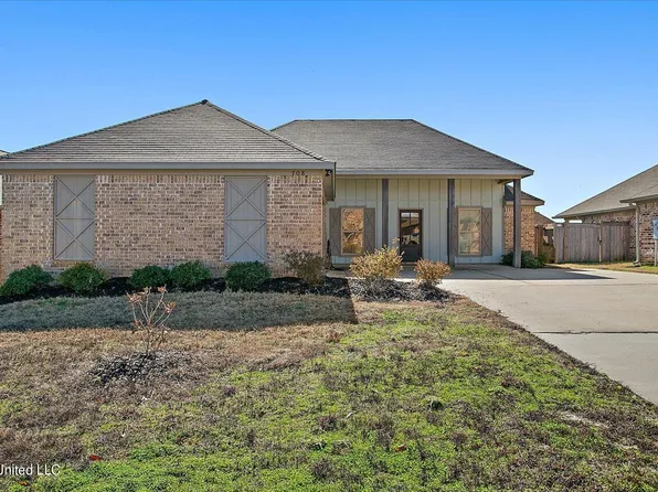 708 Sawgrass Lakes Dr, Brandon, MS 39042