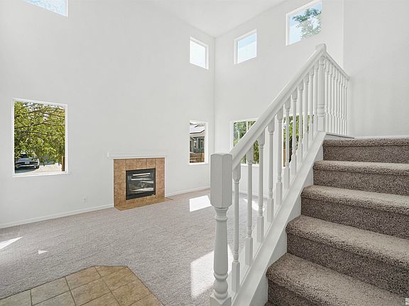 4th image of 1695 Harvest Creek Way