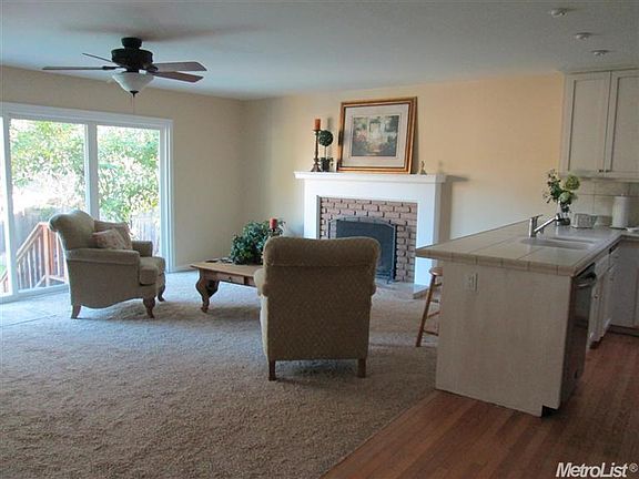 3rd image of 2659 Willowdale Dr