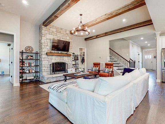5th image of 2772 Cloister Ln