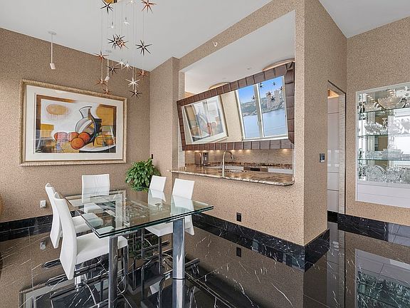 5th image of 100 Riverside Blvd #Phb