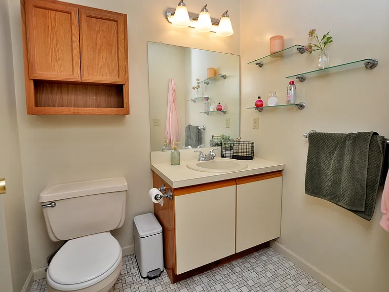30 Simsbury Lndg #30 — Photo 5