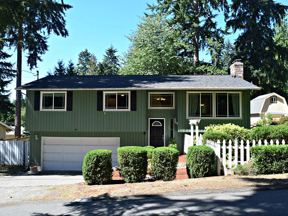 1st image of 1007 212th Ave NE