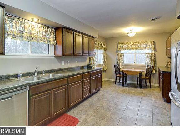 3rd image of 664 Linden St