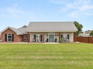102 S Bayou Estates Dr, Des Allemands, LA 70030