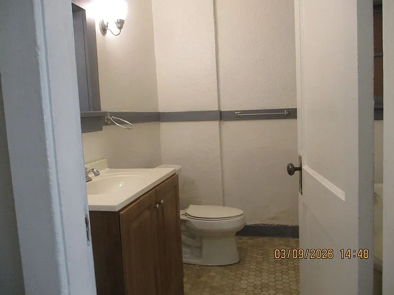 301 W 3rd St — Photo 10