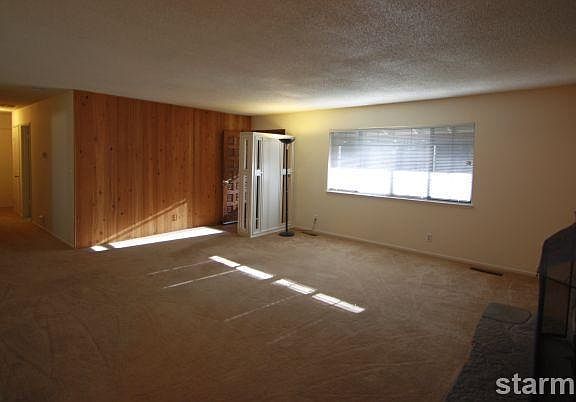 4th image of 1091 Winnemucca Ave