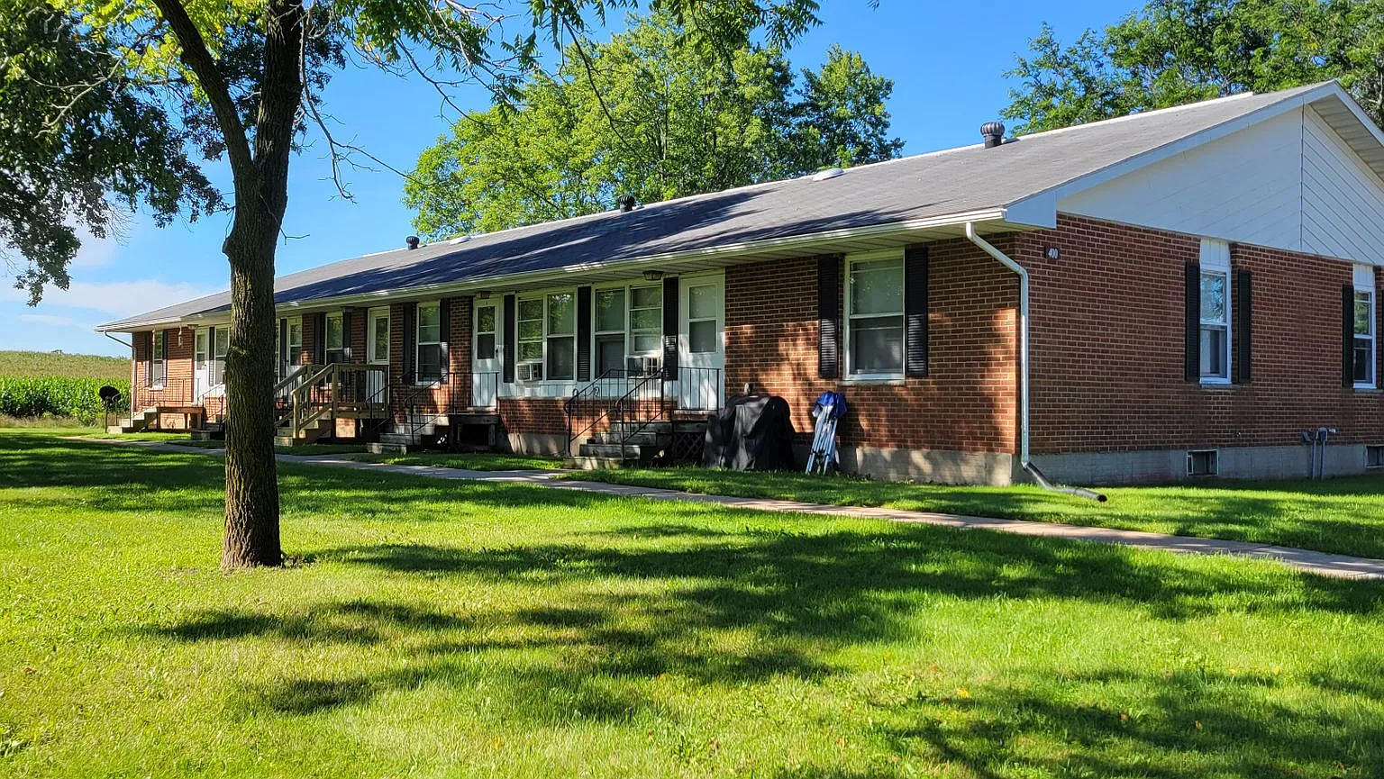 Ridgeland Manor Apartments — Photo 1