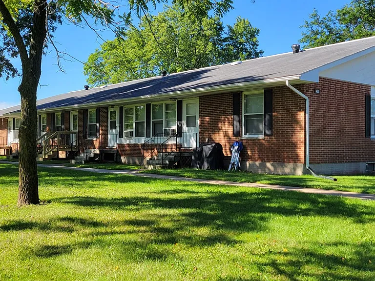 400 & 401 Scranton St — Photo 1