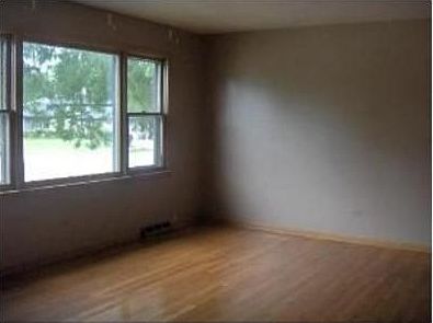 3rd image of 16132 Prairie Ave