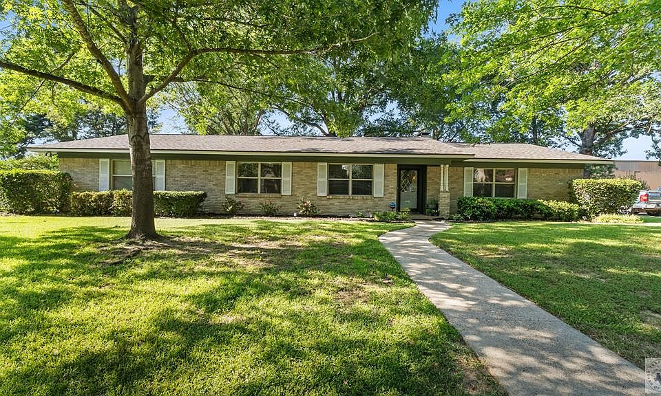 1st image of 26 Lambeth Cir