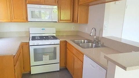 3rd image of 5238 Cartwright Ave