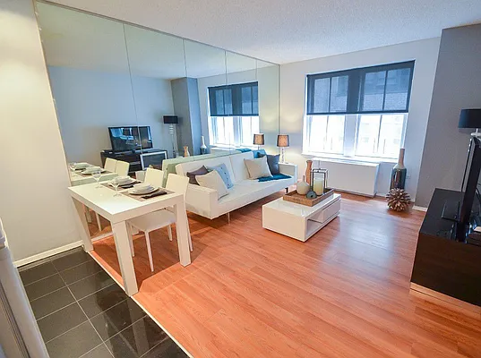 Rented by Global Realty Opportunities | media 7