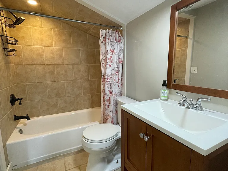 303 S New Castle St — Photo 2