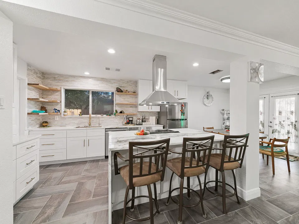 10111 Sungate Park