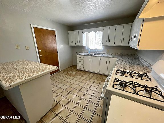 5th image of 312 Cooley Ave