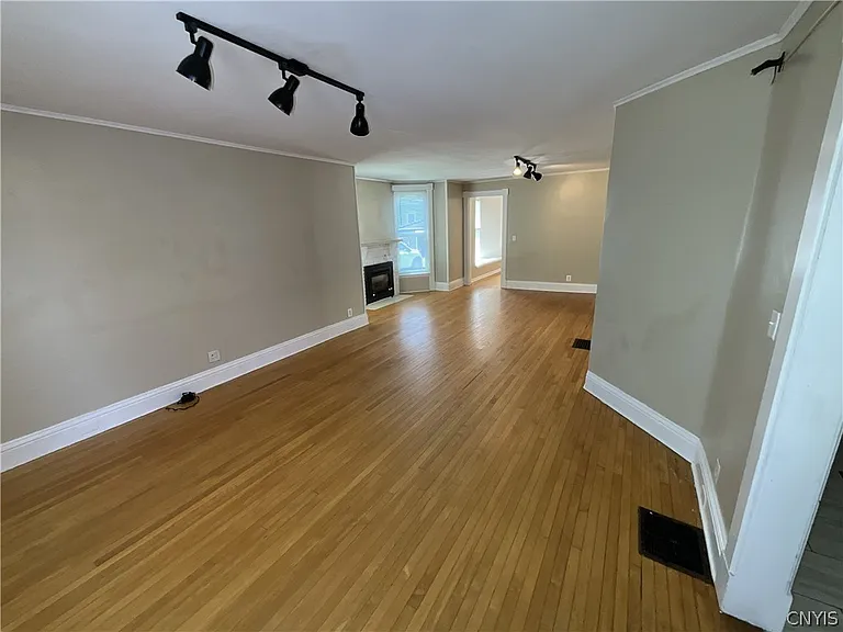 622 Sherman St — Photo 4