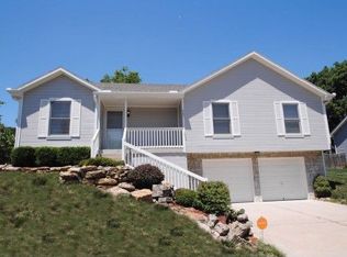 8621 N Christian Ave, Kansas City, MO 64153