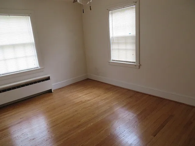 228 Windsor St — Photo 5