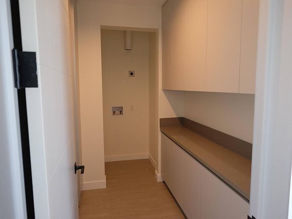 4th image of 495 The Promenade N #204