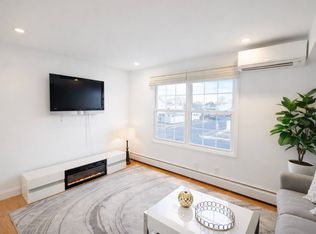 27 Hill Ln #2, Levittown, NY 11756