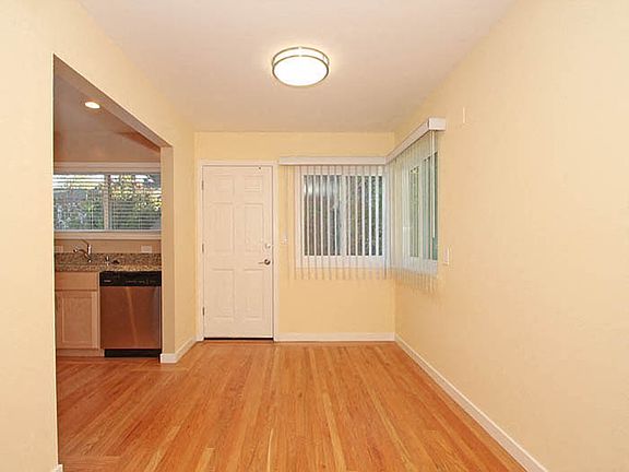 3rd image of 724 Cowper St #728