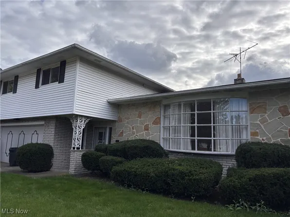 15983 Galemore Dr, Middleburg Heights, OH 44130