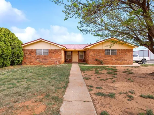 1107 E Ripley St, Brownfield, TX 79316
