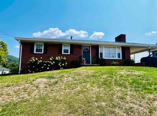 293 Grandon Rd, Staunton, VA 24401
