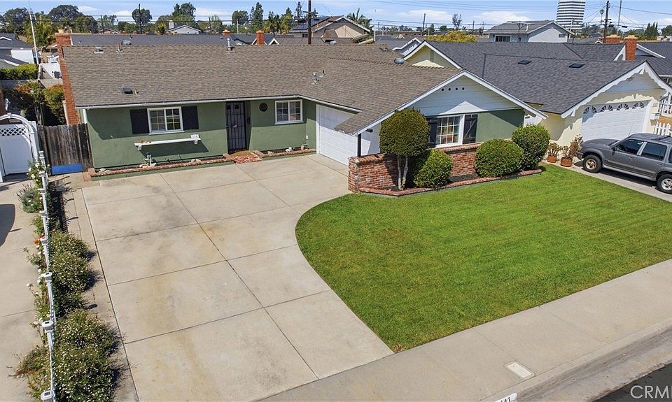 1st image of 17441 Jefferson Ln
