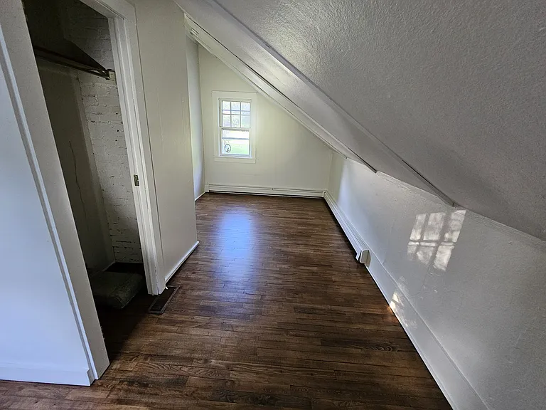 School House Ln — Photo 13