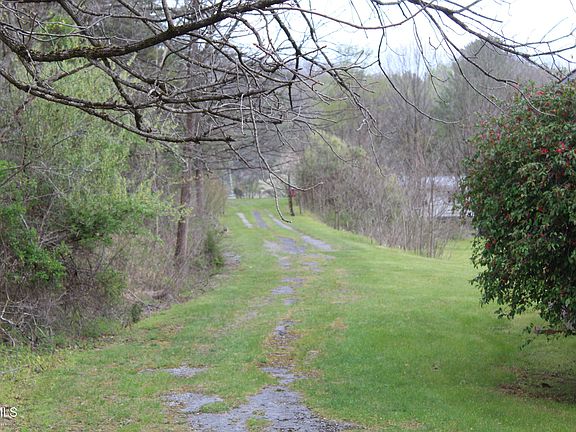 2nd image of 4598-4550 Reeds Creek Rd