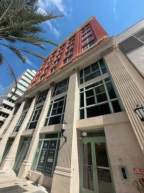 Flagler First Condo — Photo 1